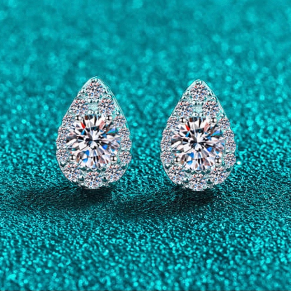 925 Sterling Silver Moissanite Water Drop Dainty Stud Earring